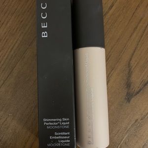BECCA moonstone shimmering skin perfector
